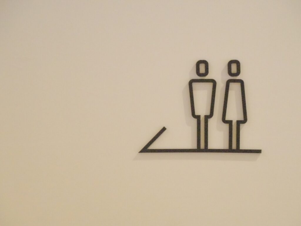 【医師監修】その頻尿、病気のサインかも？トイレの回数に隠された危険な病気と放置するリスク